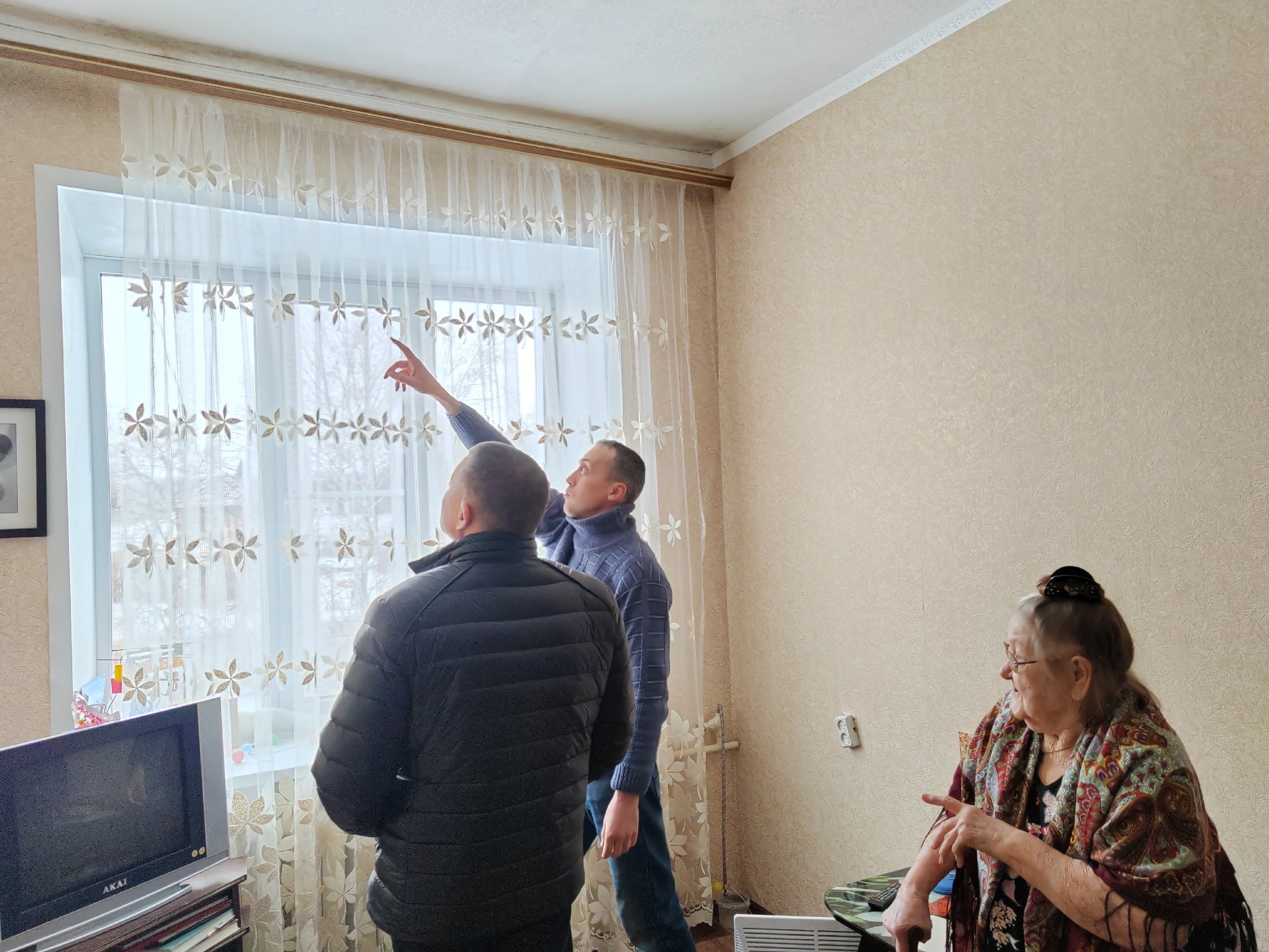 Глава Мичуринска встретился с жителями многоквартирного дома № 9 по ул. Олимпийской.