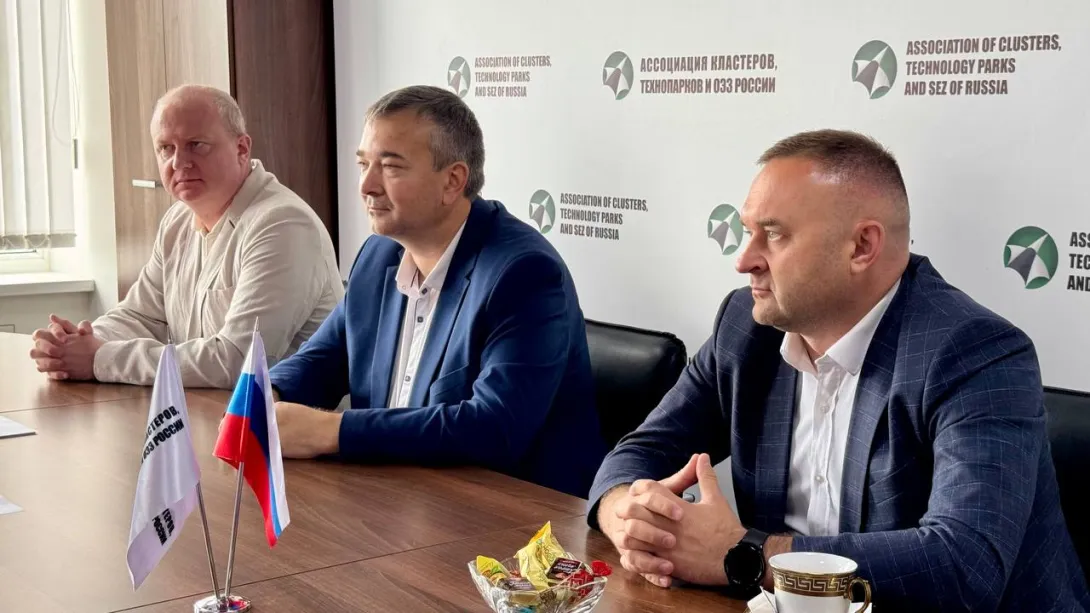 В Москве в Ассоциации кластеров, технопарков и ОЭЗ России прошла встреча, на которой обсудили перспективы промышленного развития Тамбовской области.