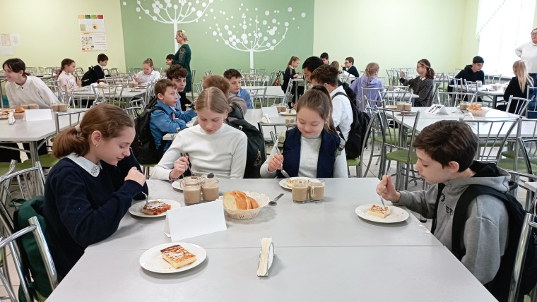 В Мичуринске проверяют качество предоставляемого питания в школьных столовых.