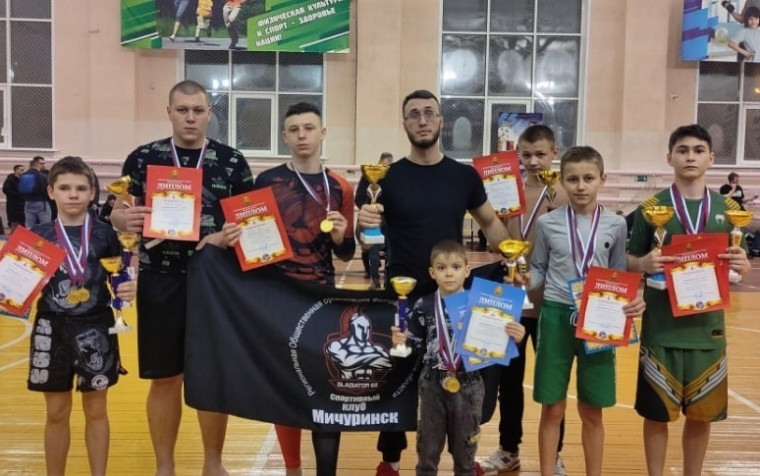 Мичуринские «гладиаторы» завоевали медали чемпионата и первенства Липецкой области по грэпплингу.
