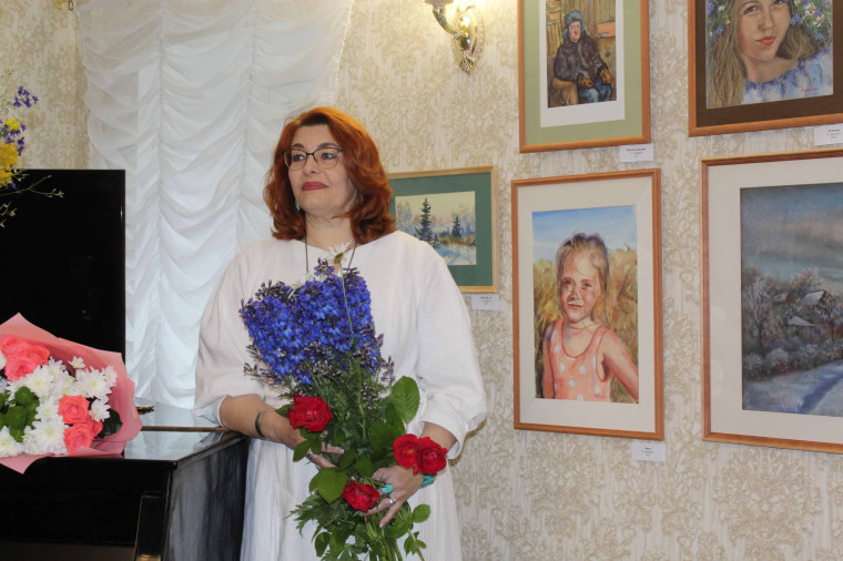 В Мичуринске открыли выставку художественных работ Татьяны Белоус.