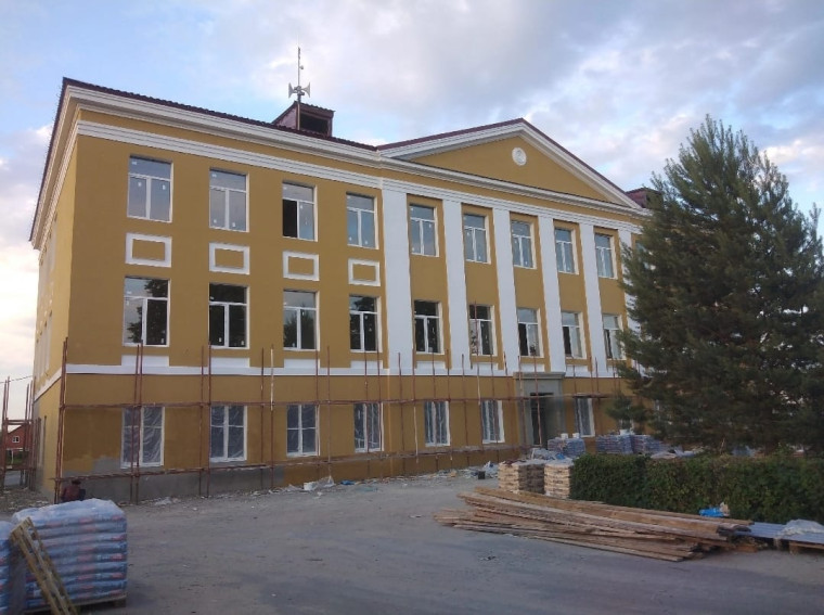 В Мичуринске проверили, как проводится капитальный ремонт школ.