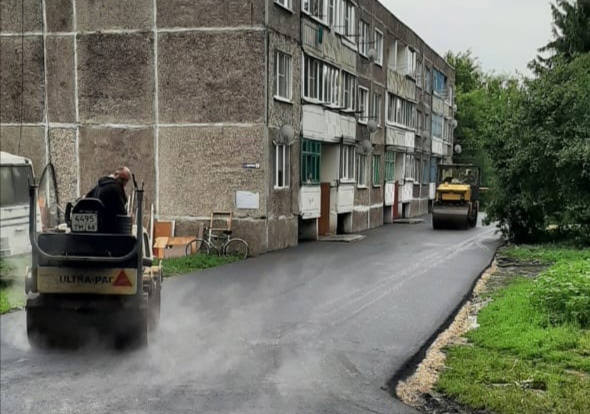 В Мичуринске продолжается ремонт дворовых территорий. В Мичуринске продолжается ремонт дворовых территорий.
