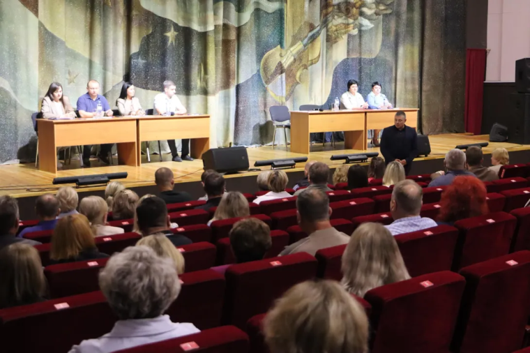 В Мичуринске прошла выездная встреча руководства города с населением. В Мичуринске прошла выездная встреча руководства города с населением.