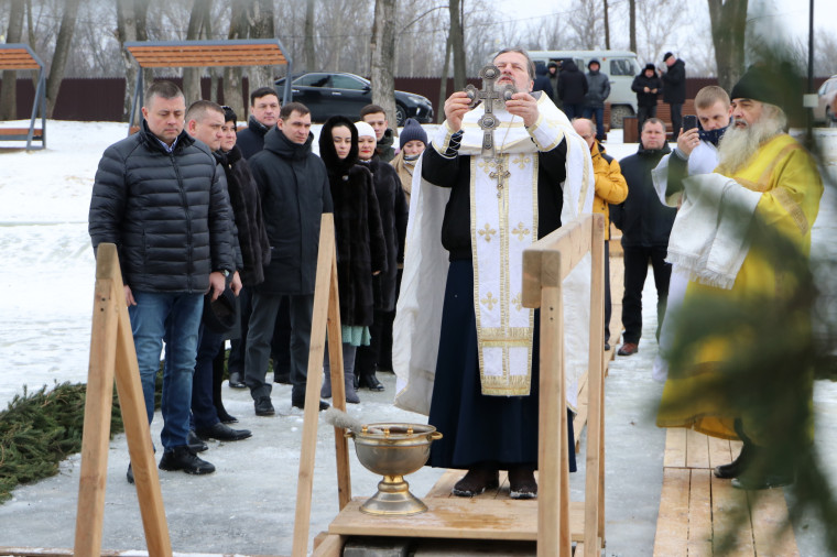 В Мичуринске освятили Крещенскую купель.