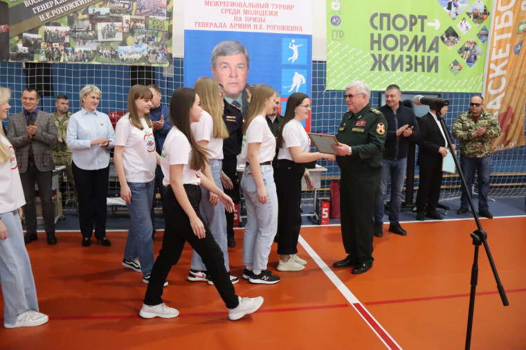 Мичуринские баскетболисты стали серебряными призерами всероссийского турнира на призы генерала армии Н.Е.Рогожкина.