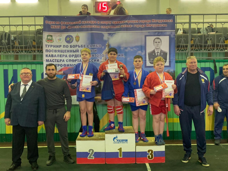 В Мичуринске прошел турнир по самбо памяти Всеволода Трофимова.