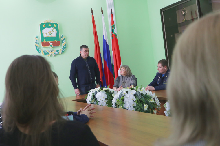 Глава Мичуринска поздравил военнослужащих с Днём защитника Отечества.
