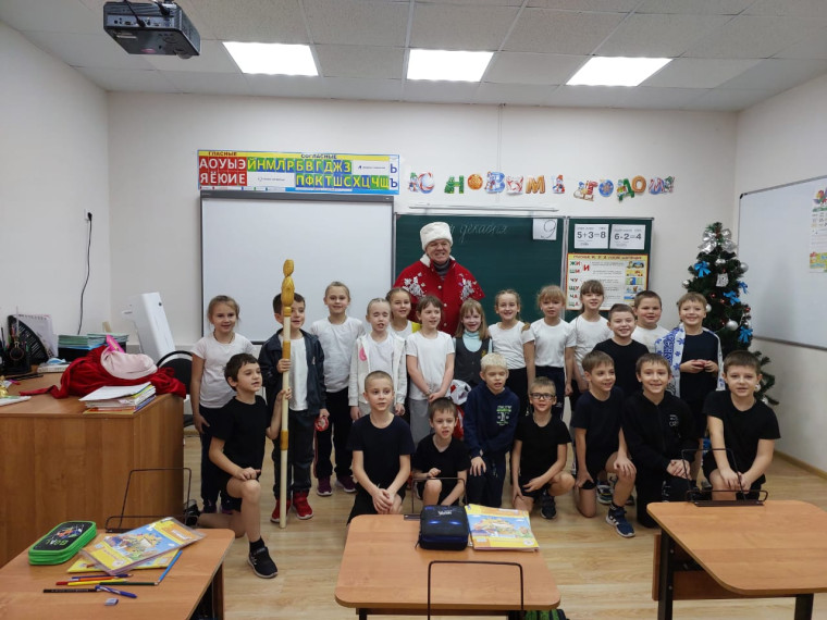 В преддверии Нового года Мичуринск посетил официальный посланник Деда Мороза.