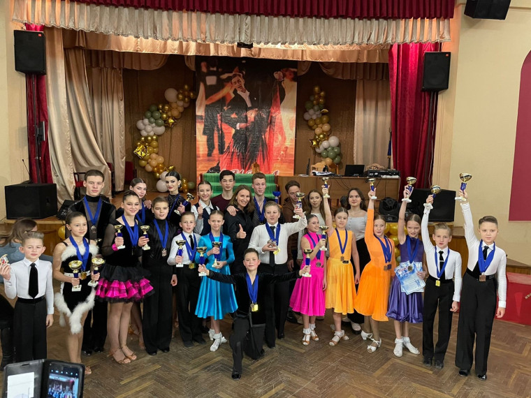 «Зимняя сказка-2022» преподнесла щедрые награды юным мичуринским танцорам.