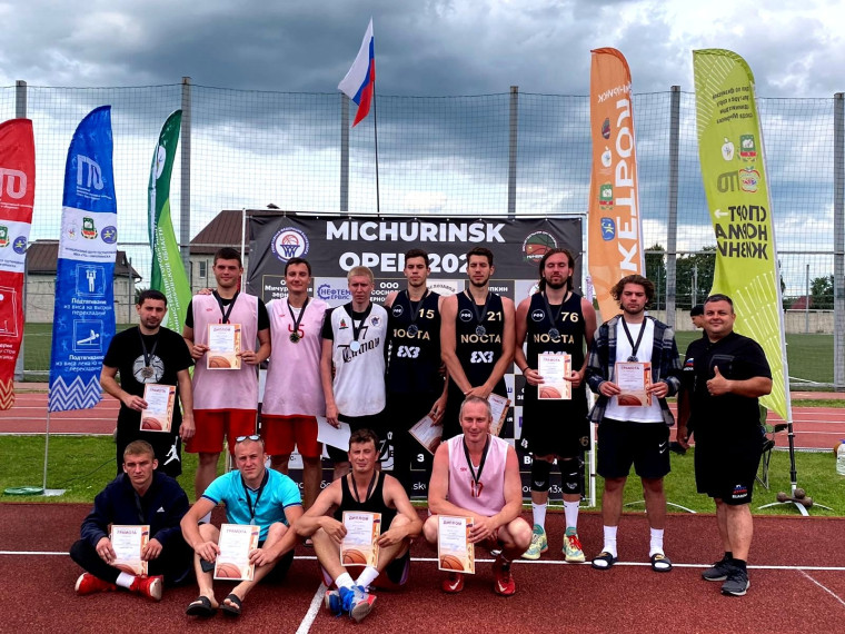 В Мичуринске назвали имена победителей и призеров второго тура турнира по баскетболу 3х3.